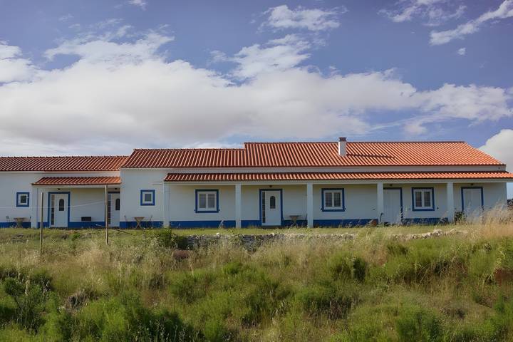 Ganze Wohnung, Ferienwohnung 'Casa A' mit privater Terrasse, Gemeinschaftsgarten und WLAN in Odeceixe, Faro Distrikt