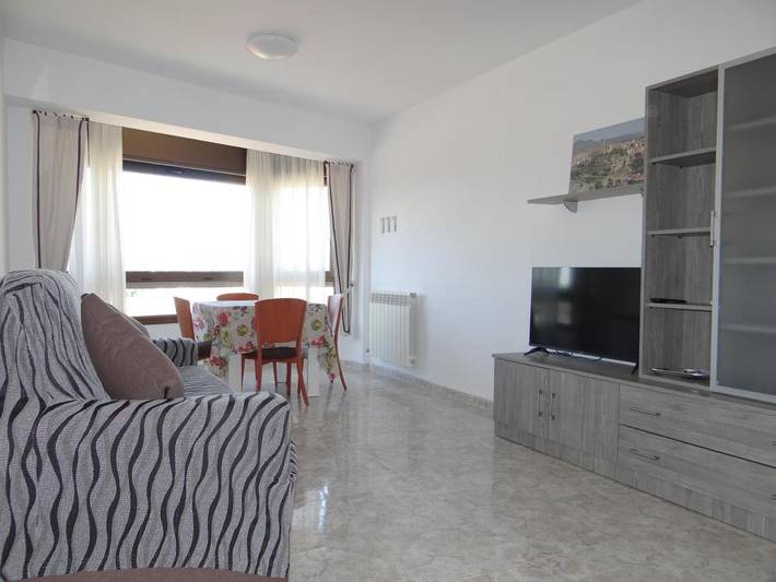 Apartamento para 5 personas, con Balcón además de Terraza y Vistas en Manresa