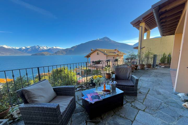 Ferienhaus für 8 Personen, mit Balkon und Terrasse sowie Kinderpool und Seeblick in Calozzo
