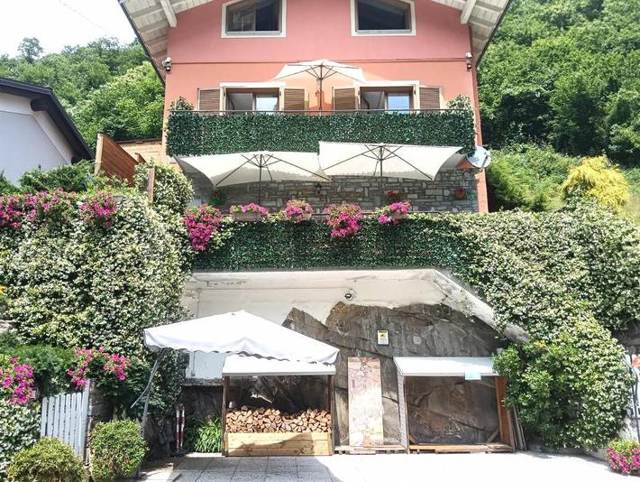 Ferienwohnung für 4 Personen, mit Balkon und Terrasse sowie Garten und Ausblick