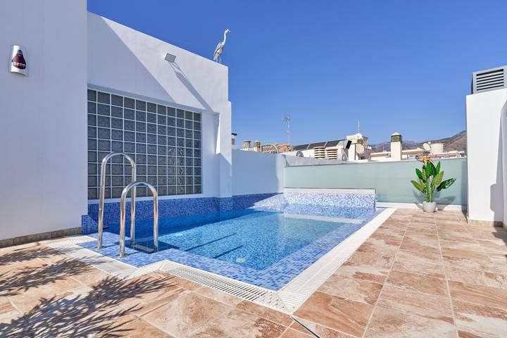 Ganzes Studio, Einzimmerapartment "Nerja Boutique Street Level B2" mit Gemeinschaftspool und Wlan in Nerja Centre, Nerja