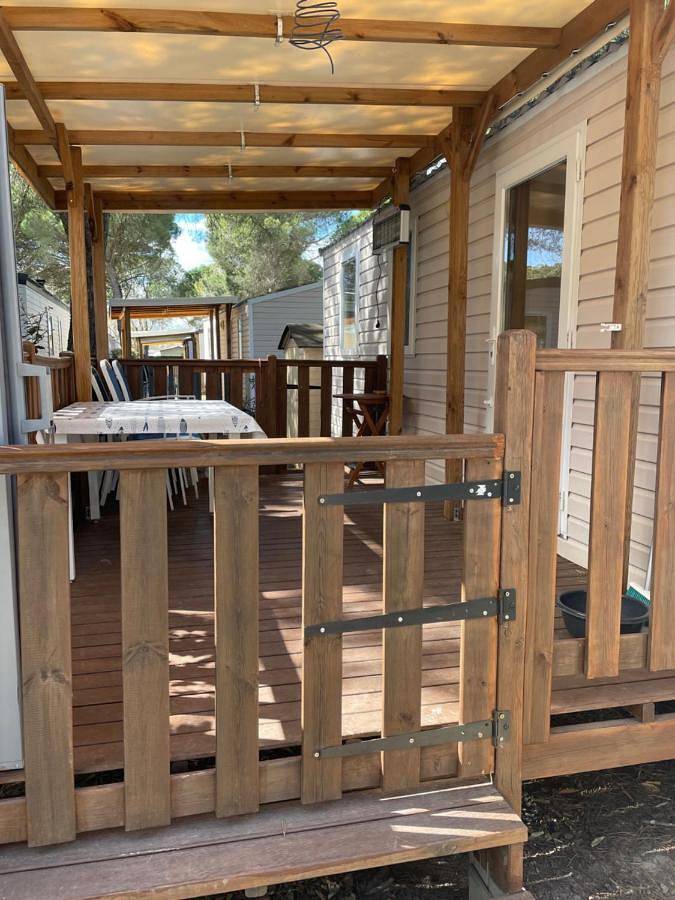 Camping pour 8 personnes, avec Terrasse ainsi que Jardin et Piscine dans Port Camargue