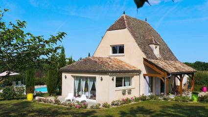 Cottage pour 6 personnes, avec piscine ainsi que vue et jardin à Saint-Martin-de-Gurson