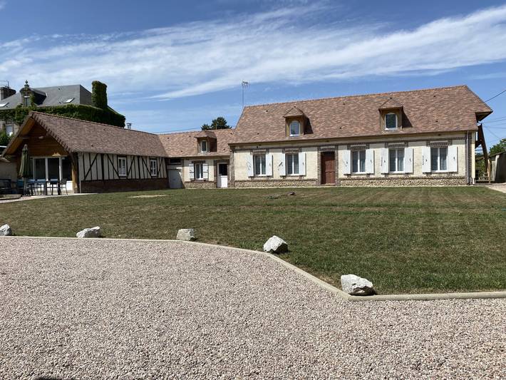 Gîte pour 12 personnes, avec piscine dans Buis-sur-Damville