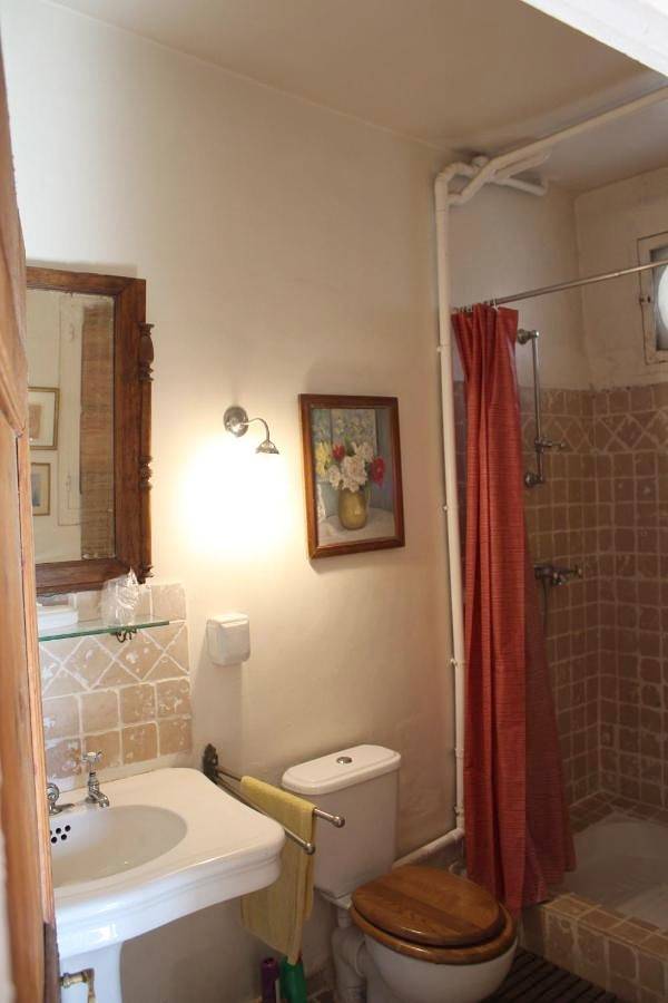 Sous l'abricotier in Durban-Corbières, Côte méditerranéenne (France)