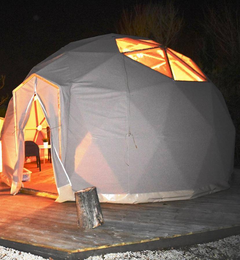 Tent in Cancale, Baie du Mont-Saint-Michel