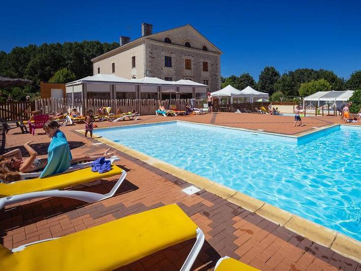 Location de vacances pour 2 personnes, avec Piscine dans Maine-et-Loire