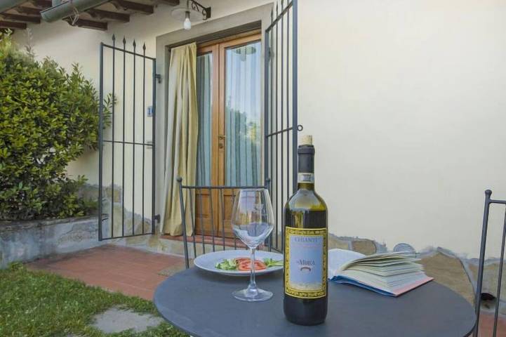Agriturismo per 2 persone, con piscina e giardino in Bucine