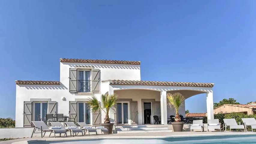 Location de vacances pour 9 personnes, avec piscine et jardin à Aigne