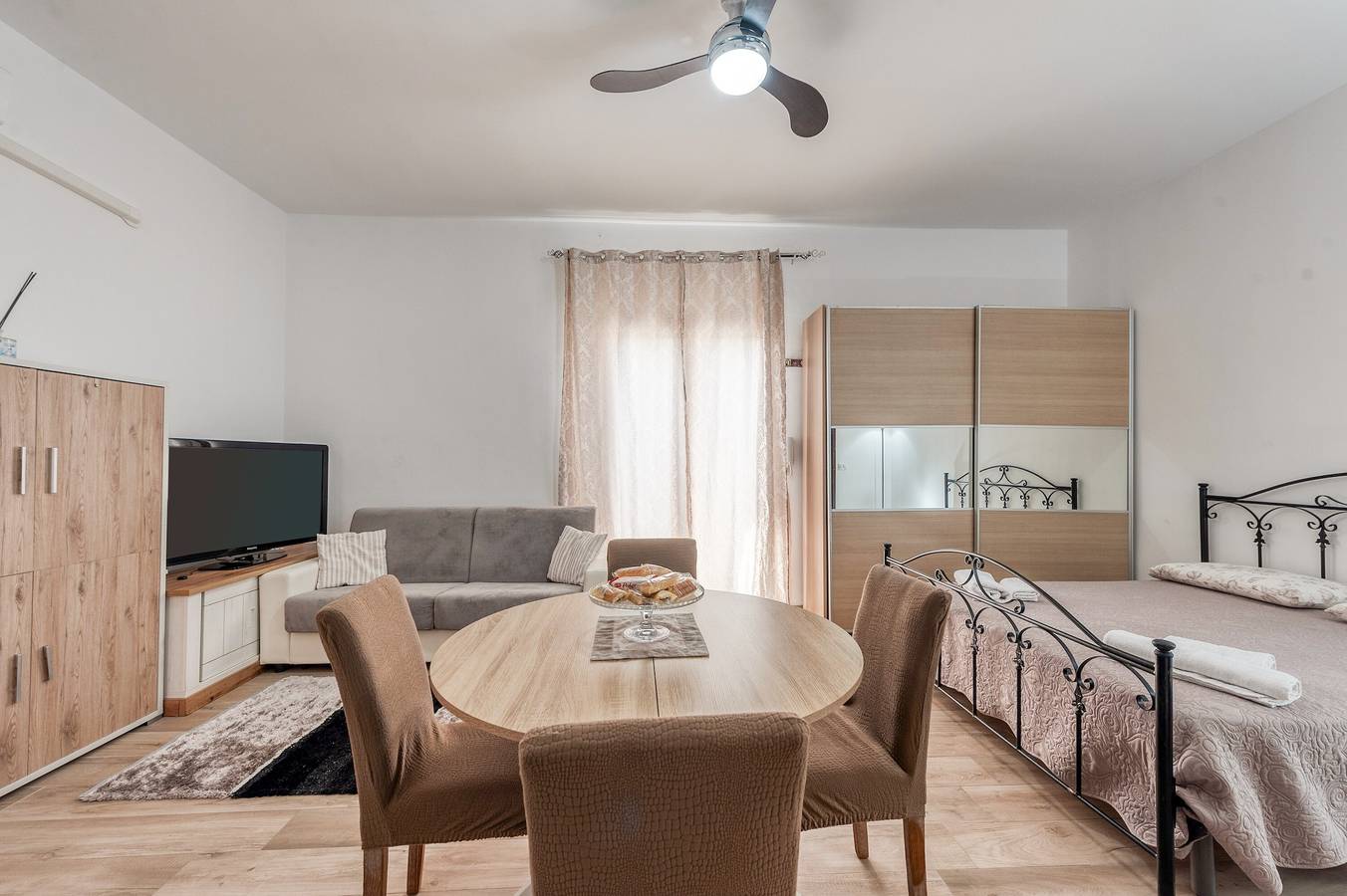 Casa de Férias 'Katia' com Jardim Privado e Ar Condicionado in Cellino San Marco, Salento