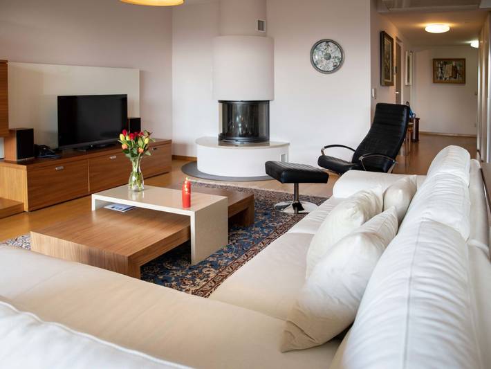 Ferienwohnung für 7 Personen, mit Sauna und Seeblick sowie Garten und Ausblick in Montreux