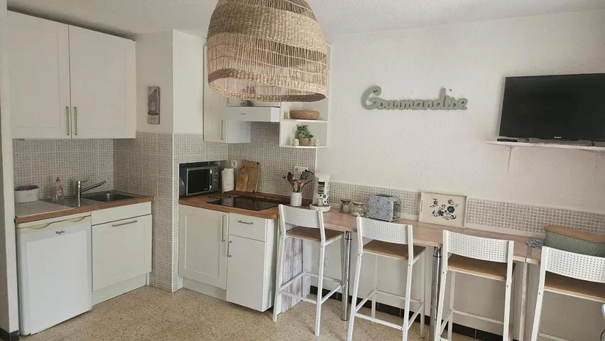 Appartement de vacances pour 3 personnes, avec vue et terrasse ainsi que jardin et piscine, animaux acceptés - 1