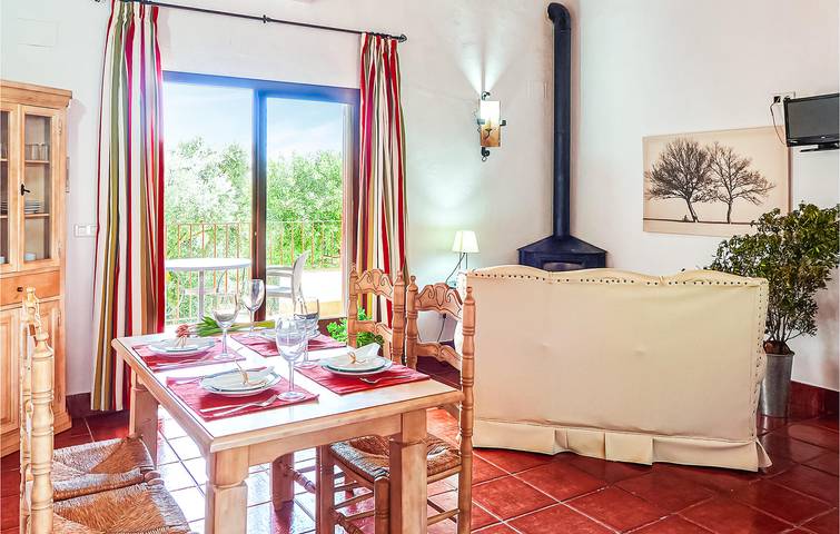 Terraza junto a la piscina: Aire acondicionado, WiFi y piscina al aire libre in Estepa, Provincia de Sevilla