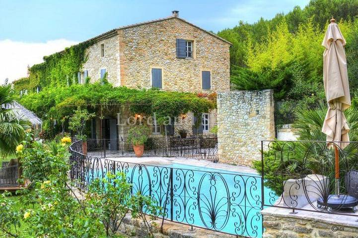 Agriturismo voor 15 personen, met zwembad en tuin in Carpentras
