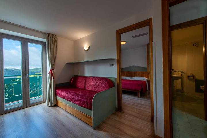 Location de vacances pour 4 personnes, avec balcon et jacuzzi ainsi que sauna et jardin à San Giovanni in Fiore - 4