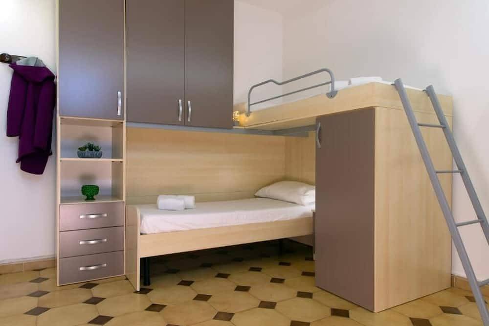 Entire apartment, House facing the sea in San Saba in Messina, Messina Province