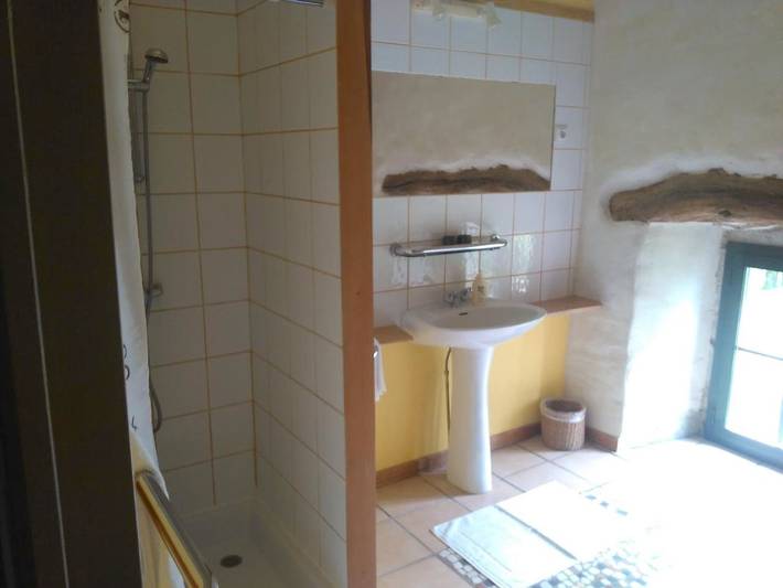 Location de vacances pour 4 personnes, avec terrasse et piscine ainsi que jardin et vue à Villardonnel - 3