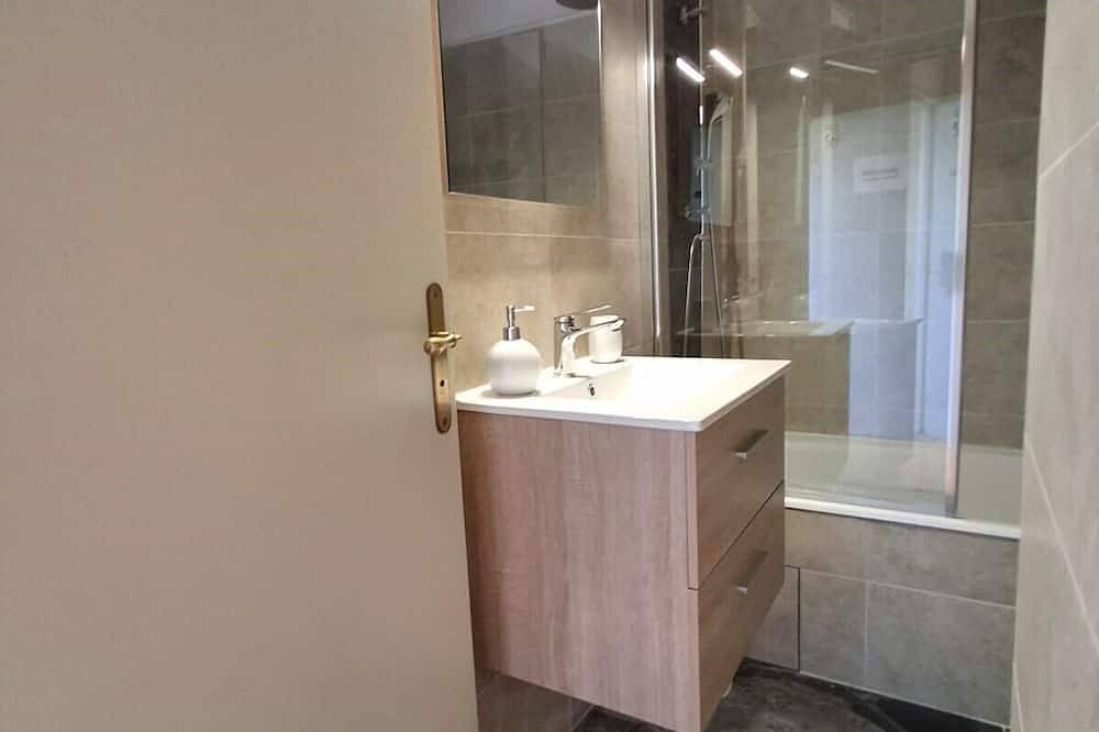 Apartamento entero, Studio 25m2 Avec Jardin à Gréoux les Bains in Gréoux-les-Bains, Parc naturel régional du Verdon