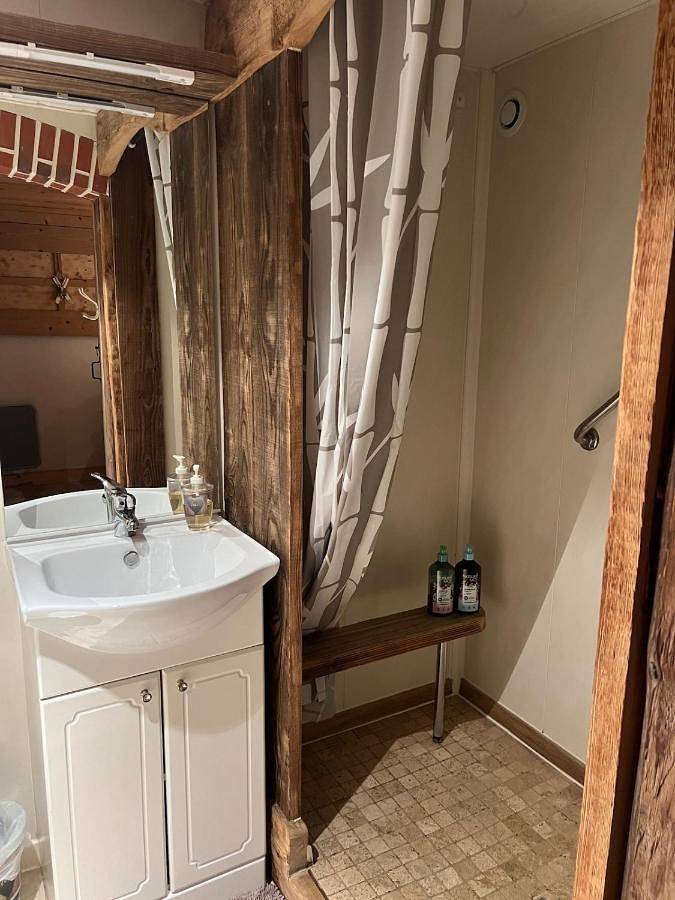 Gîte pour 2 personnes, avec terrasse et vue, animaux acceptés à Bonvillard - 3