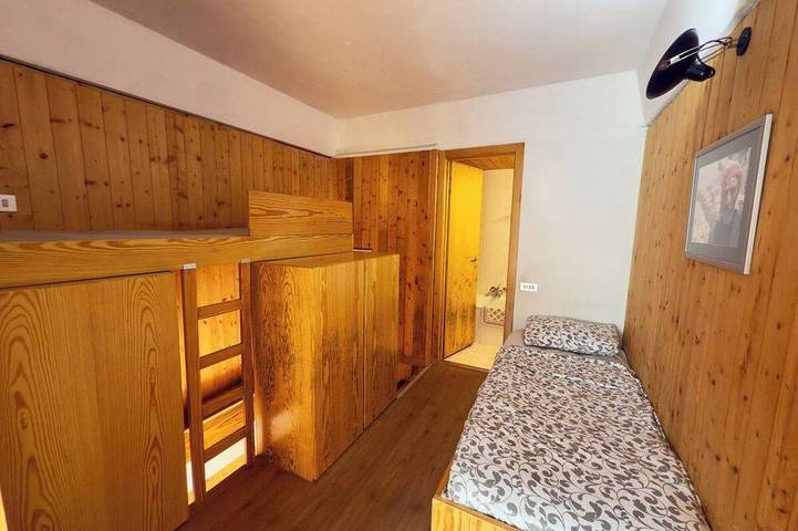 Ganze Wohnung, Ski-In/Ski-Out Flat w/ Balcony, Parking, Wi-Fi in Marilleva, Mezzana