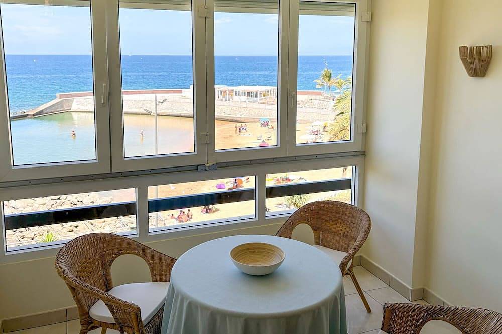 Entire apartment, Alegre Beach Home - your vacation apartment right by the sea in Arguineguin, Mogán