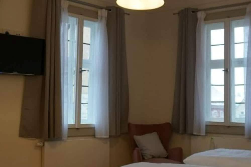 Ganze Wohnung, Einzelzimmer mit Dusche und Wc in Iphofen, Fränkisches Weinland
