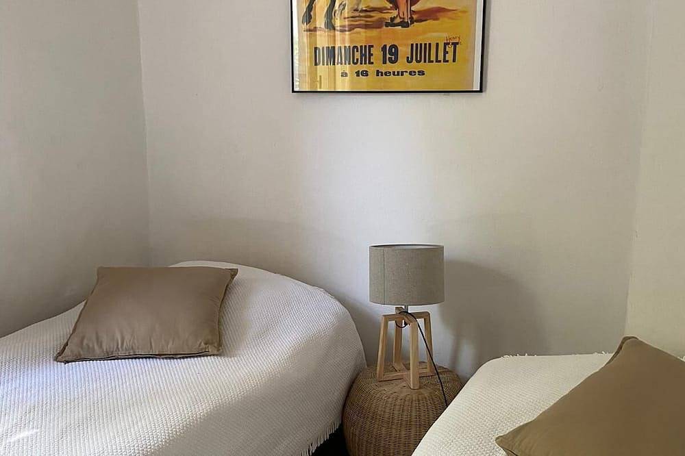 Maison en pierre dans mas typique de Camargue avec élevage de taureaux in Saintes-Maries-de-la-Mer, Région d'Arles