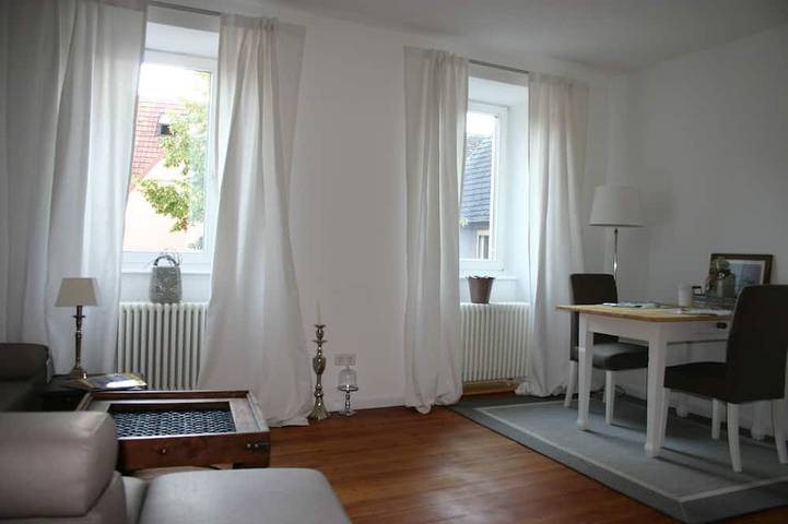 Ganze Wohnung, Gemütliche Ferienwohnung inmitten der Weinregion Südliche Weinstraße. in Böchingen, Südliche Weinstraße
