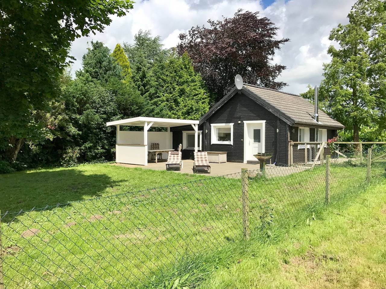 Woodyhouse in Beldorf, Nord-Ostsee-Kanal