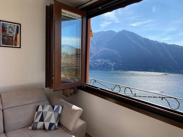 Appartamento per 4 persone, con Balcone e Idromassaggio nonché Terrazza e Vista lago a Cernobbio
