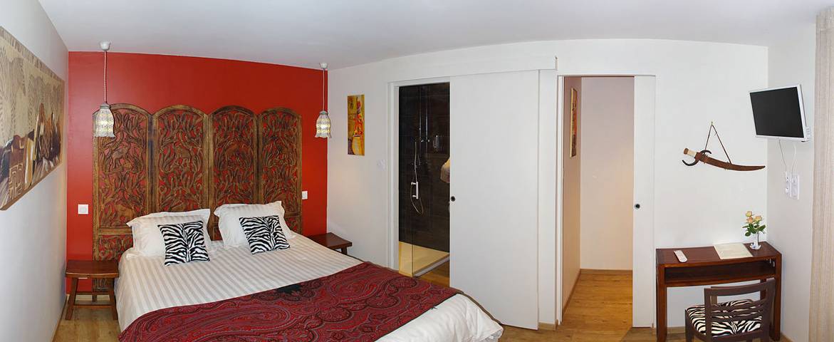 Chambres d'hôtes La Chenevière - Chambre Voyage in Saint-Rémy-de-Chargnat, Parc Naturel Régional Livradois-Forez
