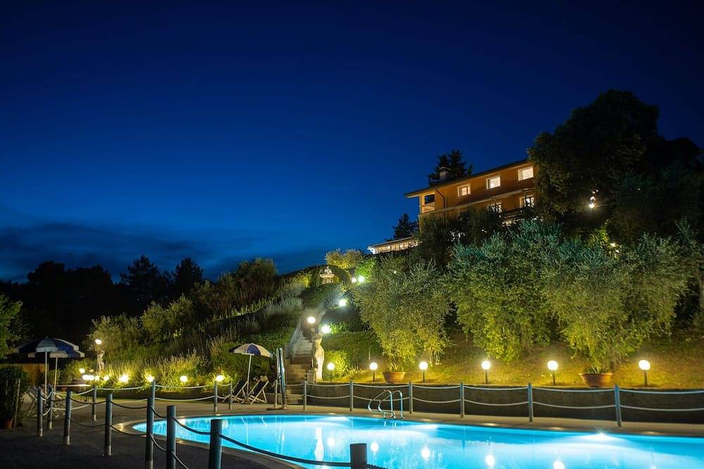 Alfresco Splendid Panorama Villa zwischen den Olivenbäumen in Pieve a Nievole, Pistoia Provinz