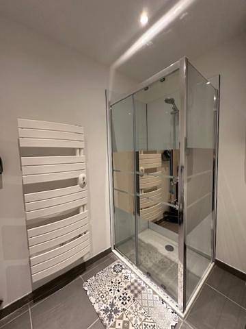 Gîte pour 2 personnes, avec jardin ainsi que vue et terrasse à Le Creusot - 3