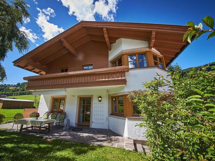 Chalet voor 25 personen, met tuin en uitzicht in Saalbach