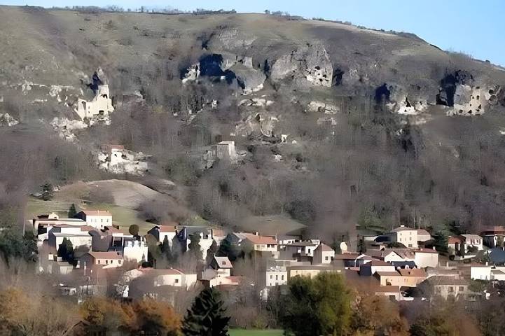 Location de vacances pour 4 personnes, avec Jardin à Perrier