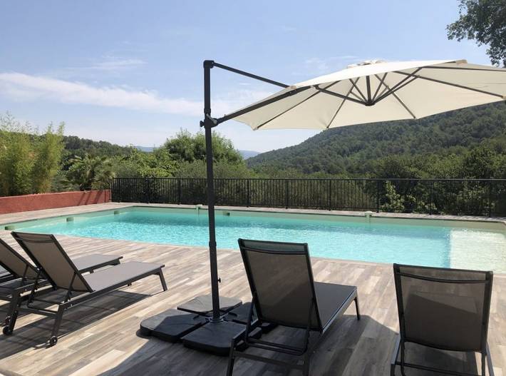 Studio pour 2 personnes, avec piscine ainsi que jardin et terrasse, animaux acceptés