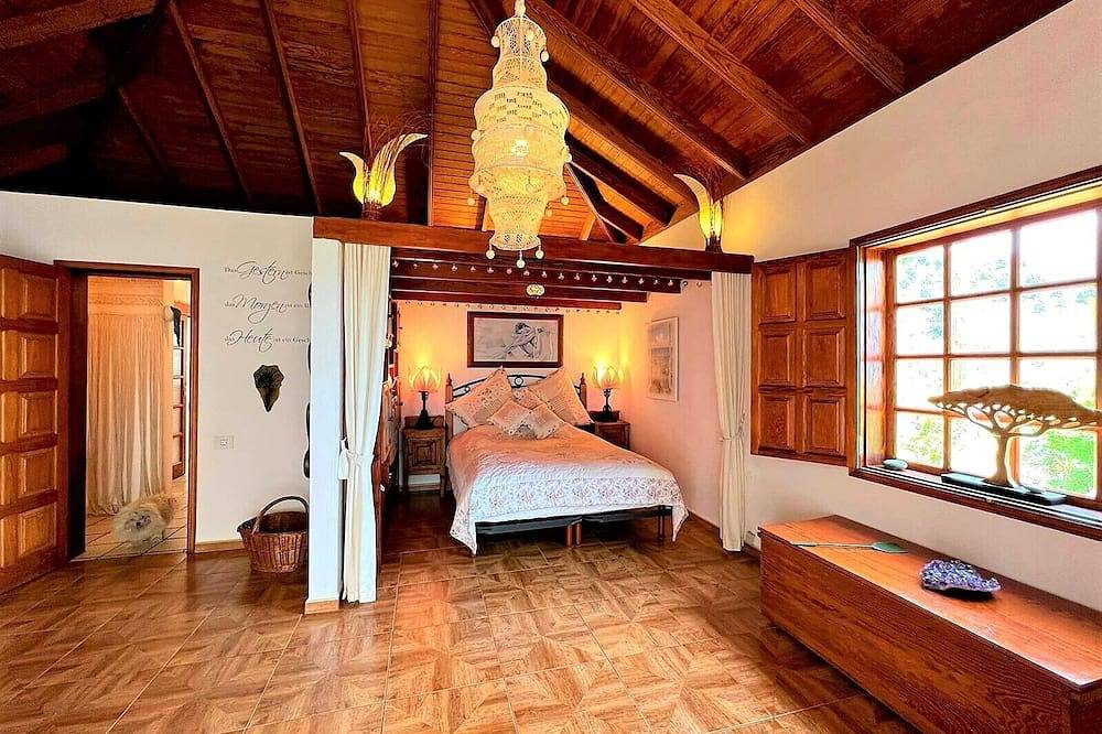 Großzüg. House with panoramic views of sea, mountains & valley + optional apartment in El Paso (La Palma), La Palma South