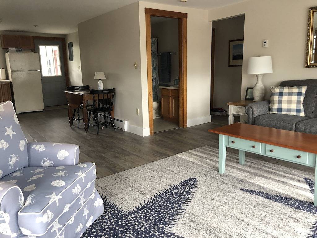 Ganze Wohnung, Convenient Downtown Location w/Harbor View in Boothbay Harbor, Lincoln County (Maine)