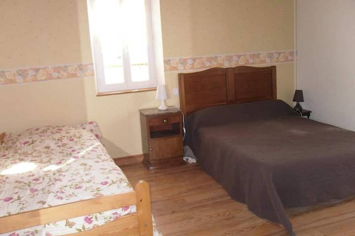 Location de vacances pour 6 personnes, avec jardin à Puycelsi - 2