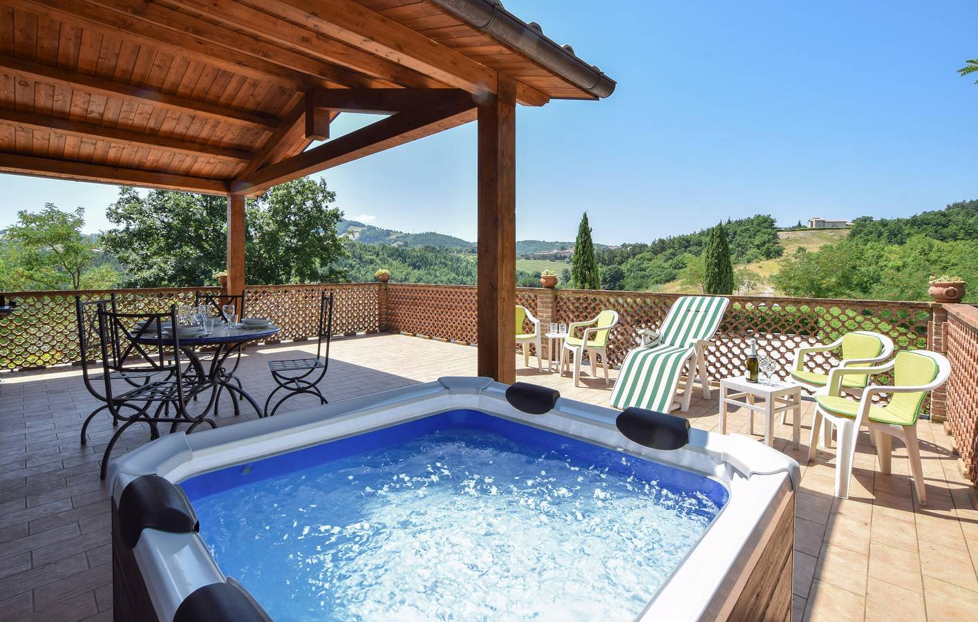 Appartement mit Panoramablick, Pool und Garten in Valfabbrica, Perugia Provinz
