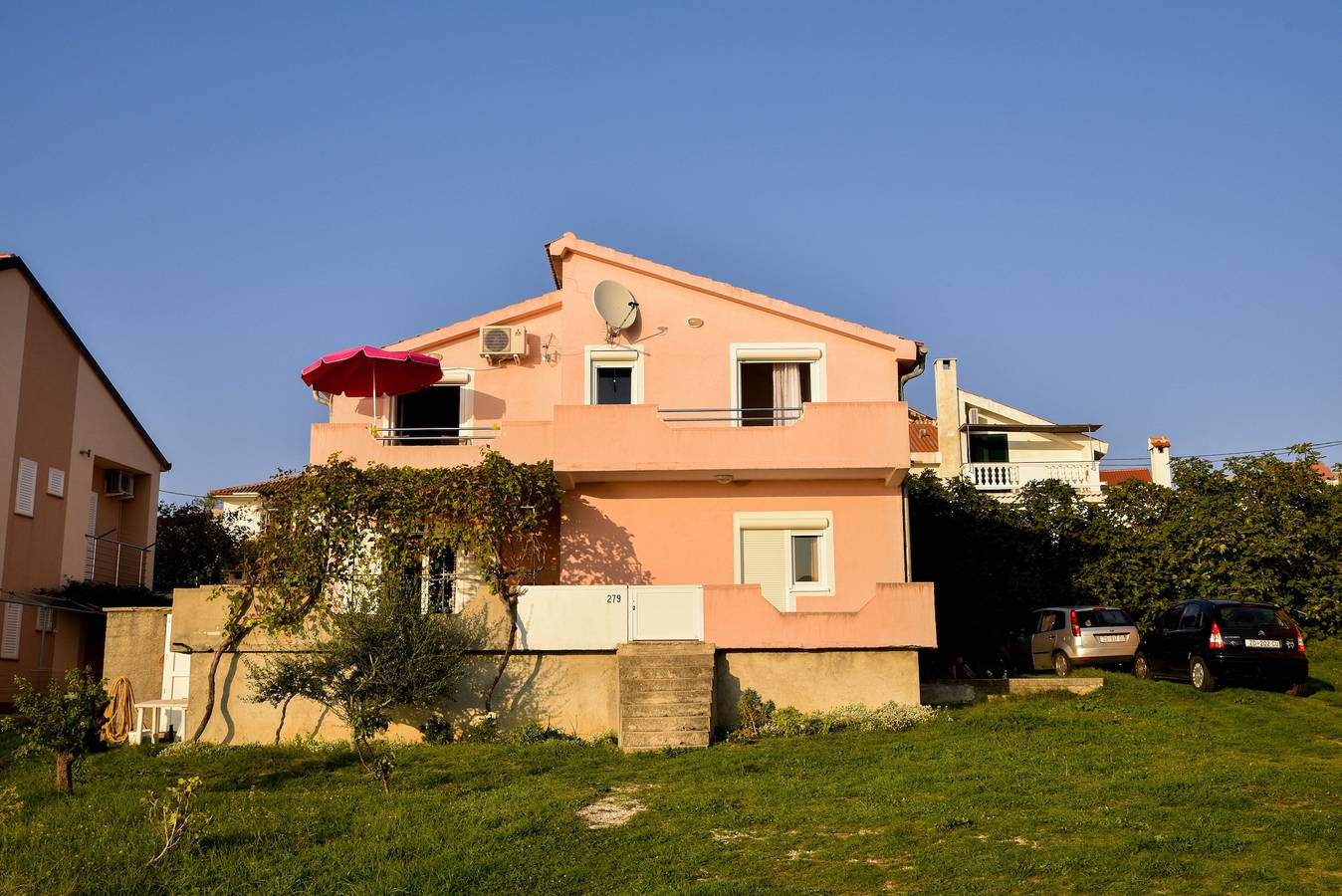 Ganze Wohnung, 2-Zimmer-Ferienwohnung mit Terrasse und Meerblick Rtina - Miletici (Zadar) A-11548-a in Rtina, Zadar