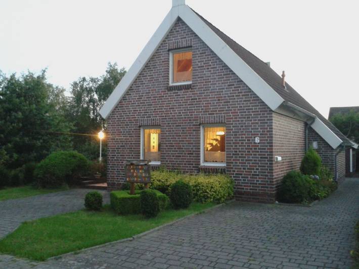 Ferienhaus für 4 Personen, mit Terrasse und Garten in Aurich