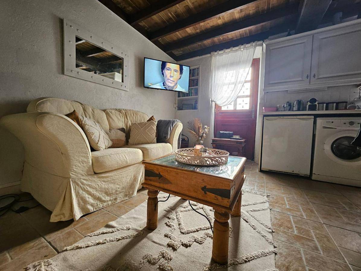 Two-Bedroom House in Peyrat-de-Bellac, Région de Bellac