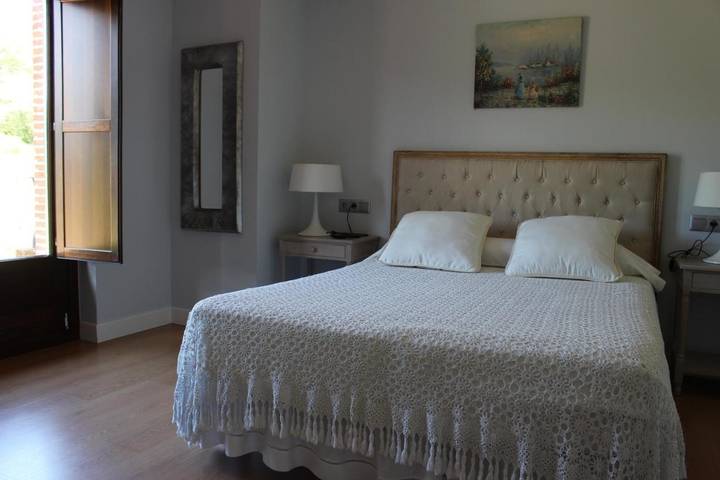 Casa rural para 2 personas, con piscina además de jacuzzi y jardín en Cantabria - 4