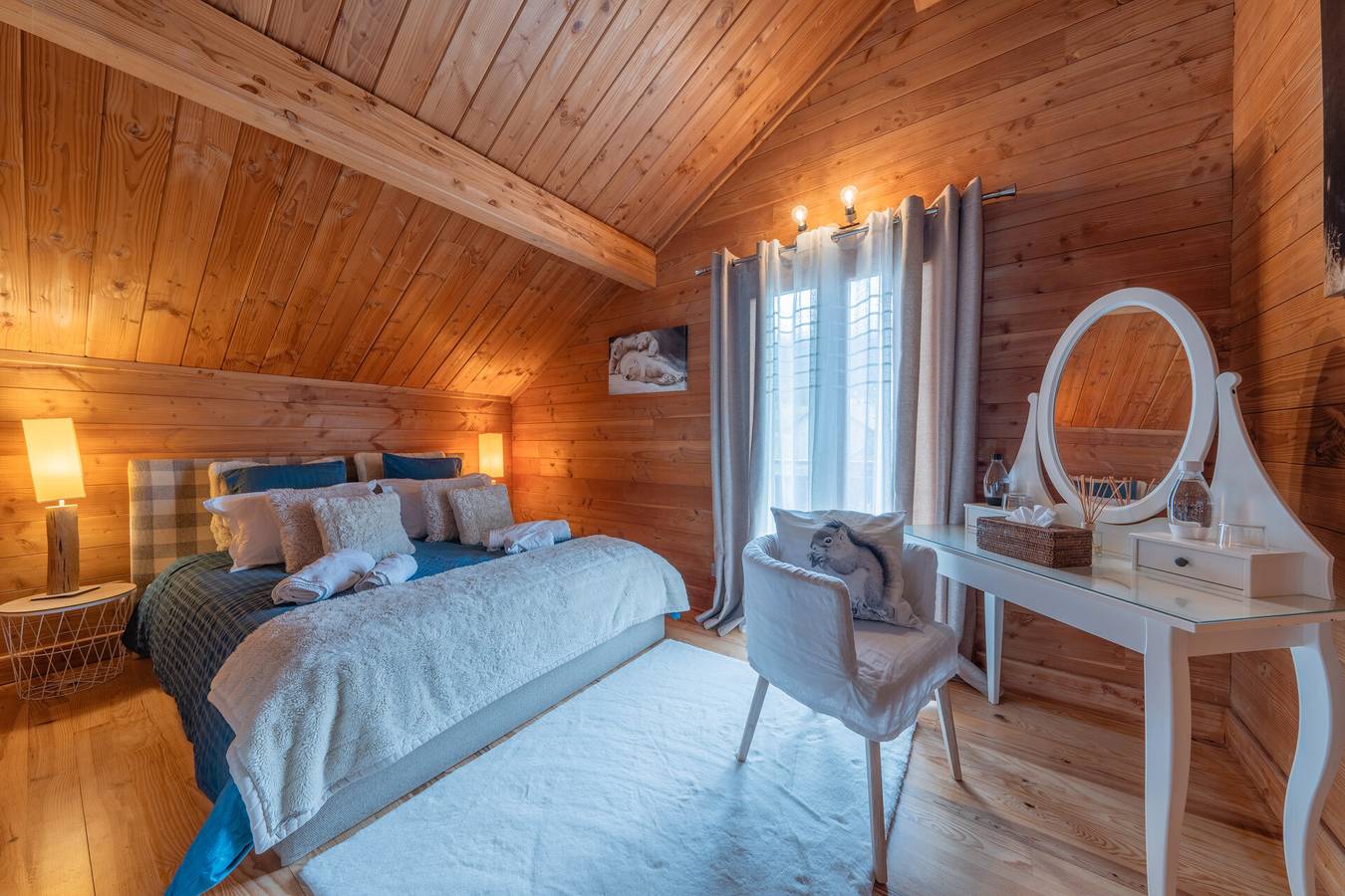 Guest Room 'Chambre Izoard at the Datcha' with Mountain View, Private Terrace and Wi-Fi in Briançon, Serre Chevalier