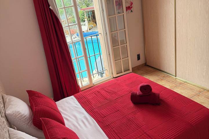 Location de vacances pour 14 personnes, avec jardin et jacuzzi, animaux acceptés à Bompas - 4