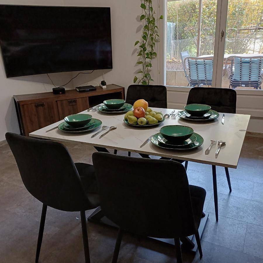 Appartement entier, Apparemment entier Jardin Terrasse Netflix in Combs-la-Ville, Seine-et-Marne