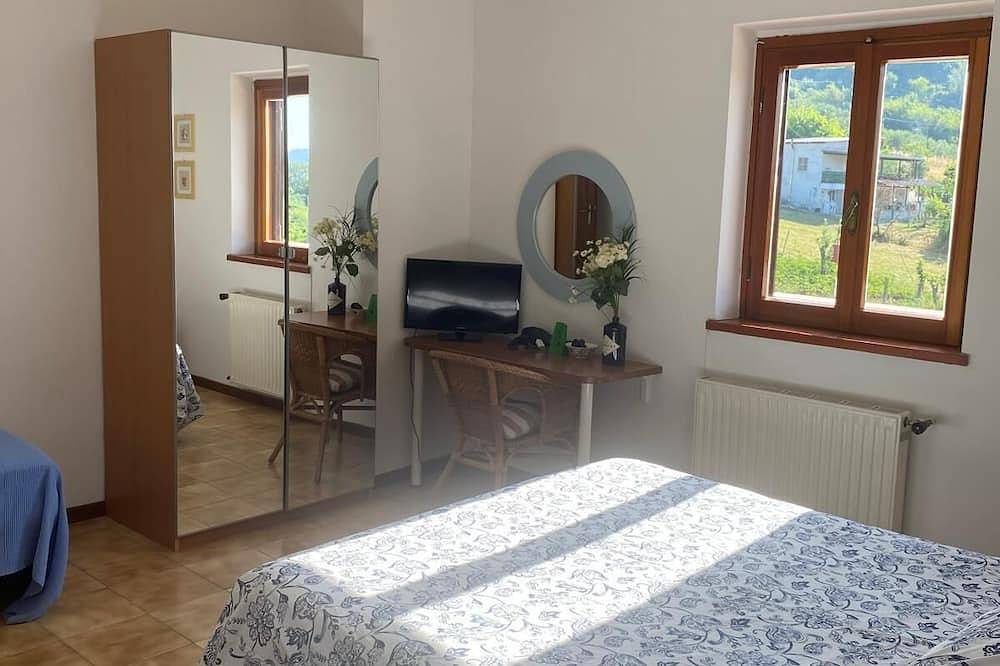 Villa climatizzata con piscina privata e vista mozzafiato in Paliano, Provincia di Frosinone