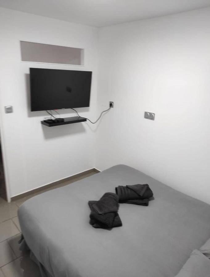 Appartement entier, Studio entier avec Wifi, Smart Tv, proche Douai in Sin-le-Noble, Département Nord
