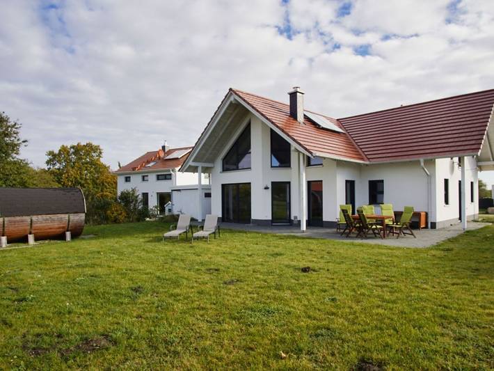 Ferienhaus für 8 Personen, mit Terrasse und Garten sowie Sauna in Trent